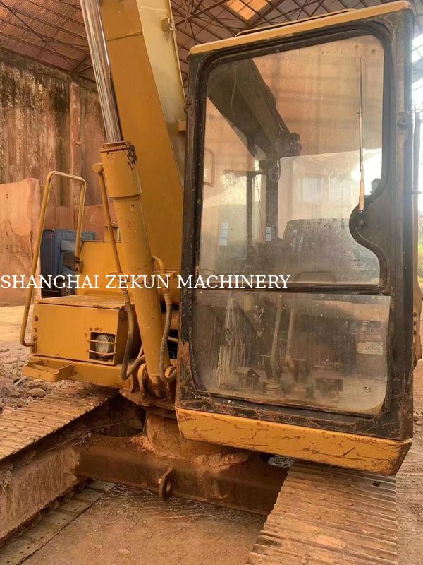 জাপানে ব্যবহৃত CAT E70B এক্সক্যাভেটর মিনি এক্সক্যাভেটর আকার এবং মূল জাপান ইঞ্জিন সহ