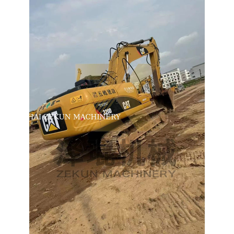 জাপানে ব্যবহৃত ক্যাট ৩২০ডি এক্সক্যাভেটর, যন্ত্রের ওজন ২০০০০ কেজি, ভালো অবস্থায়