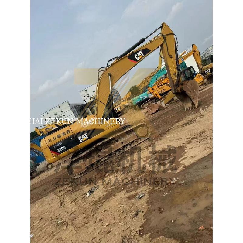 জাপানে ব্যবহৃত ক্যাট ৩২০ডি এক্সক্যাভেটর, যন্ত্রের ওজন ২০০০০ কেজি, ভালো অবস্থায়