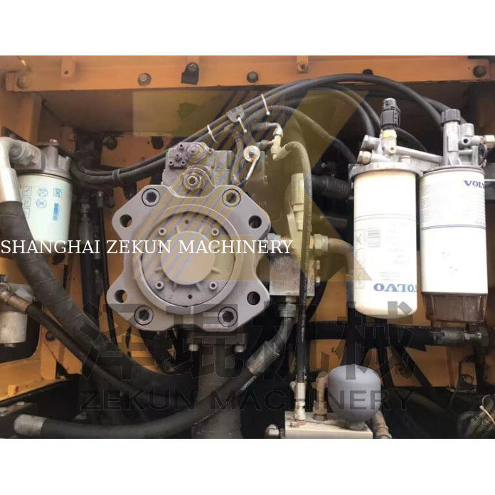 ব্যবহৃত ভলভো EC480 Excavator সঙ্গে 3.3 m3 বালতি ক্ষমতা এবং অন্যান্য জলবাহী ভালভ