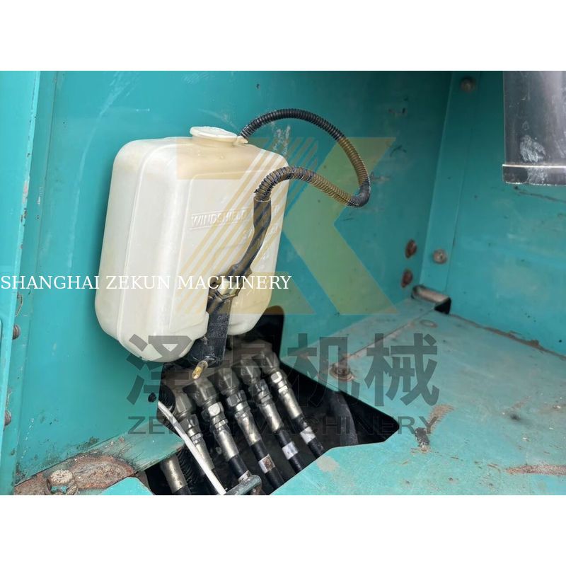 ভালো অবস্থায় ব্যবহৃত কোবেলকো এসকে২১০-৮ এক্সক্যাভটর মেশিন ২১ টন শানহাইতে ২০২০ সালের হিনো ইয়ার এবং ইঞ্জিন সহ