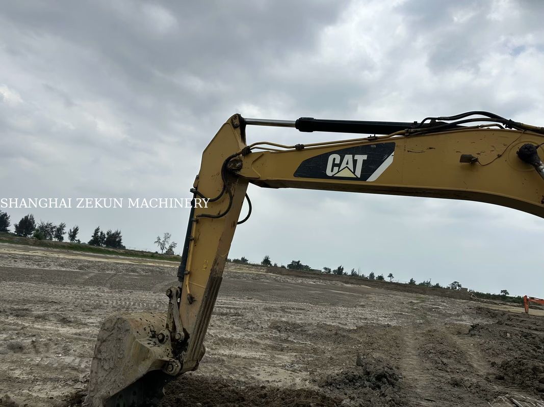২০১৪ CAT ৩২০ডি২ এক্সক্যাভেটর ১০ ৮১২ ঘন্টা এবং পারফরম্যান্স হাইড্রোলিক ফ্লো রেট ২ × ২১৪ লিটার/মিনিট ভ্রমণের গতি ৩.৫ / ৫.৫ কিলোমিটার/ঘন্টা