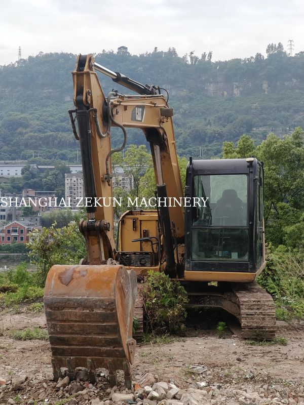 2019 CAT 307E2 এক্সক্যাভেটর যার সর্বোচ্চ স্পর্শ স্থল স্তরে 400 মিমি এবং জ্বালানী ট্যাঙ্কের ধারণক্ষমতা 135 লিটার