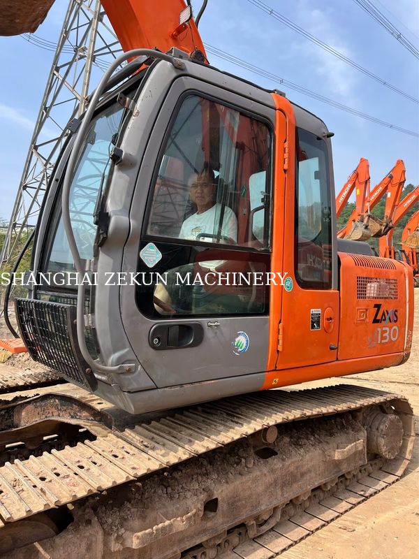 ব্যবহৃত হিটাচি ZX130-6 Excavator 11053hrs সঙ্গে 4.6m বুম দৈর্ঘ্য 34.3 এমপিএ জলবাহী চাপ