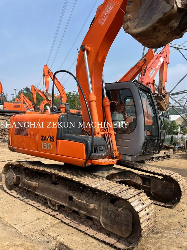 ব্যবহৃত হিটাচি ZX130-6 Excavator 11053hrs সঙ্গে 4.6m বুম দৈর্ঘ্য 34.3 এমপিএ জলবাহী চাপ