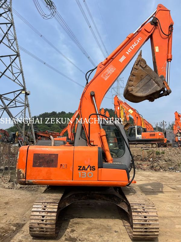 ব্যবহৃত হিটাচি ZX130-6 Excavator 11053hrs সঙ্গে 4.6m বুম দৈর্ঘ্য 34.3 এমপিএ জলবাহী চাপ
